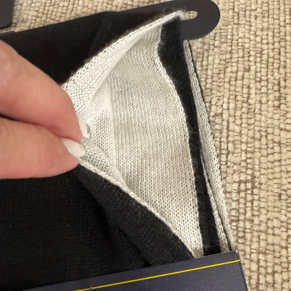 NEW w/Tags Polo by Ralph Lauren Black / White Knit Hat & Scarf Set - Picture 5 of 7